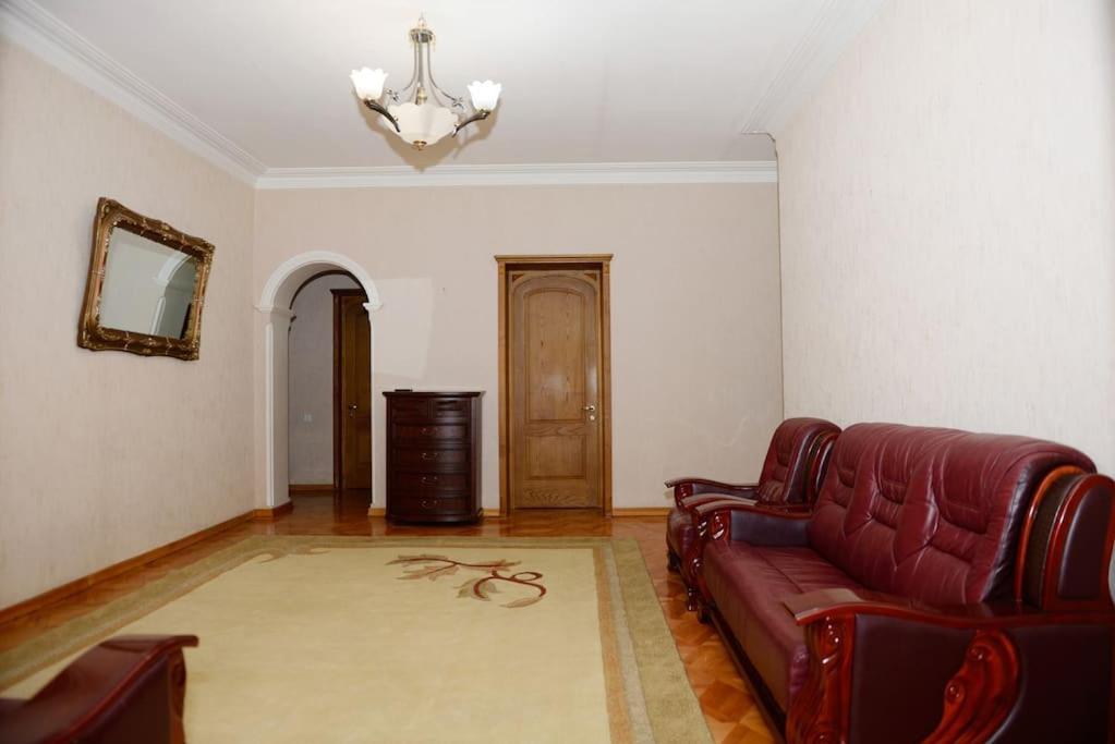 Your Cozy Place Tbilisi Buitenkant foto